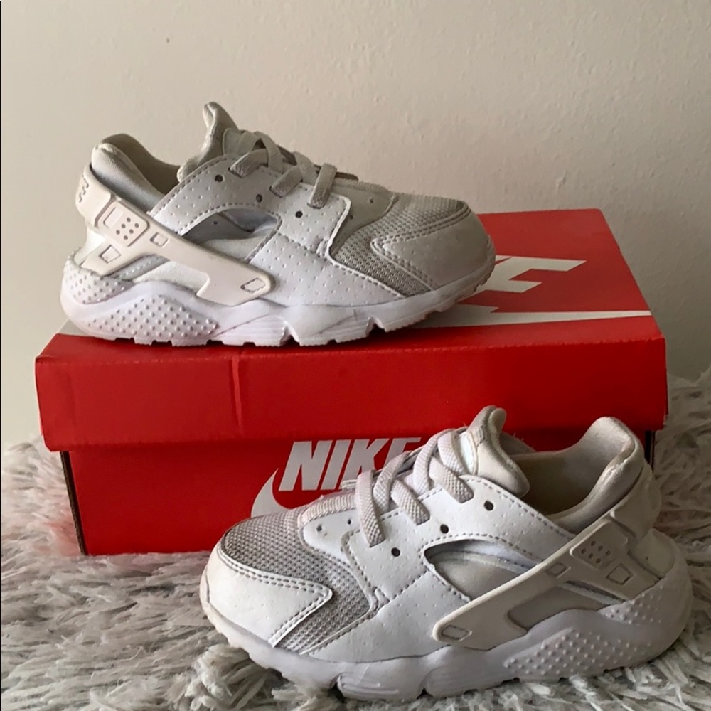 Toddler Nike huarache size 9c
